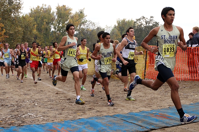 2010CIF XC BD3-0090.JPG - 2010 California CIF Cross Country Championships, Woodward Park, Fresno, California